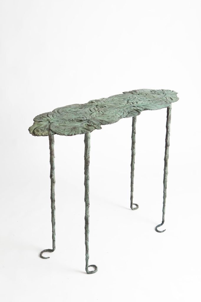 ‘Follia’ Console
