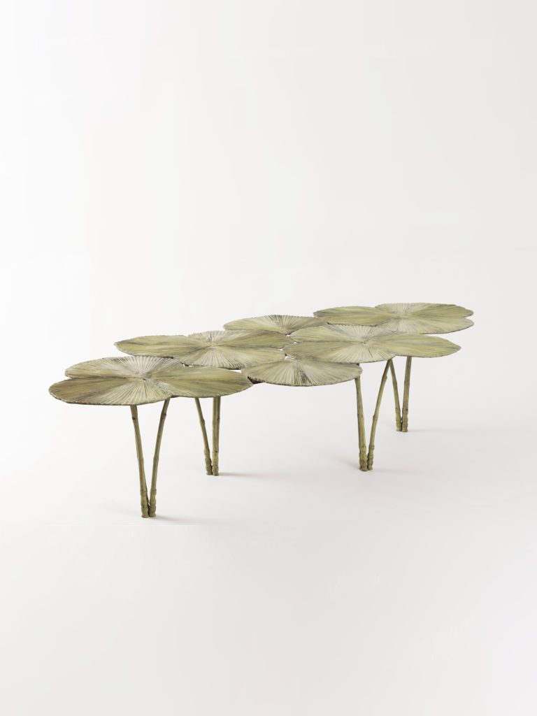 &lsquo;Ovale Fan&rsquo; Table