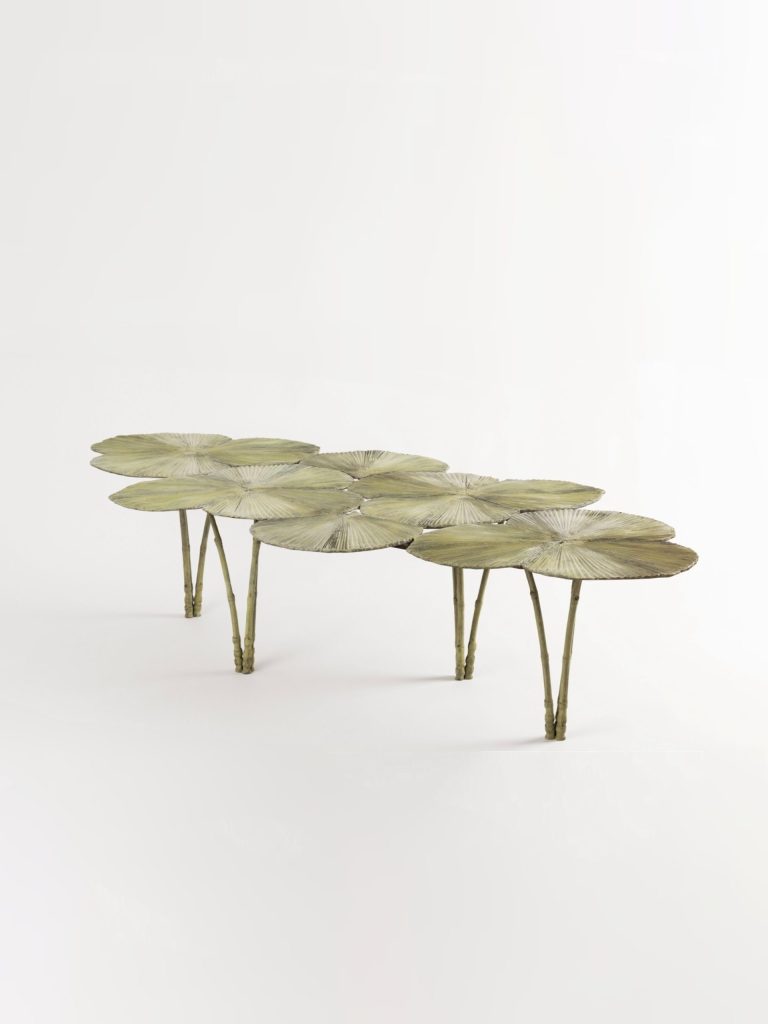 &lsquo;Ovale Fan&rsquo; Table