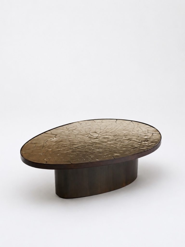 &lsquo;Oeuf&rsquo; Table